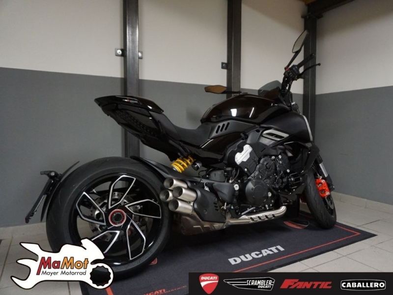 DUCATI DIAVEL V4 – VORFÜHRER