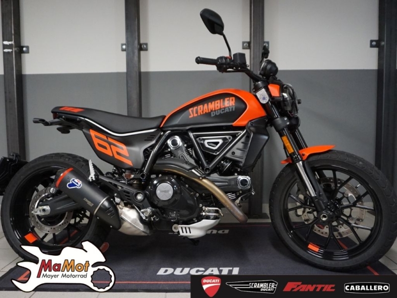 DUCATI SCRAMBLER 800 FULL THROTTLE 2G / VORFÜHRER