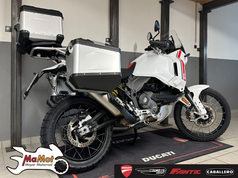 DUCATI DESERTX mit Aluminium Seitenkoffer und Top Case