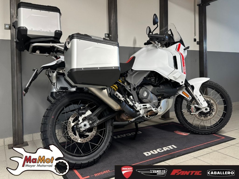 DUCATI DESERTX mit Aluminium Seitenkoffer und Top Case