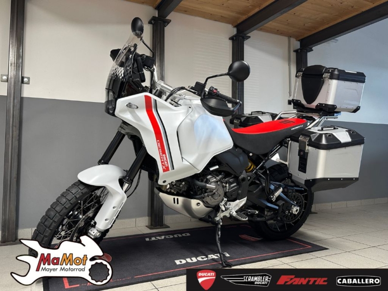 DUCATI DESERTX mit Aluminium Seitenkoffer und Top Case