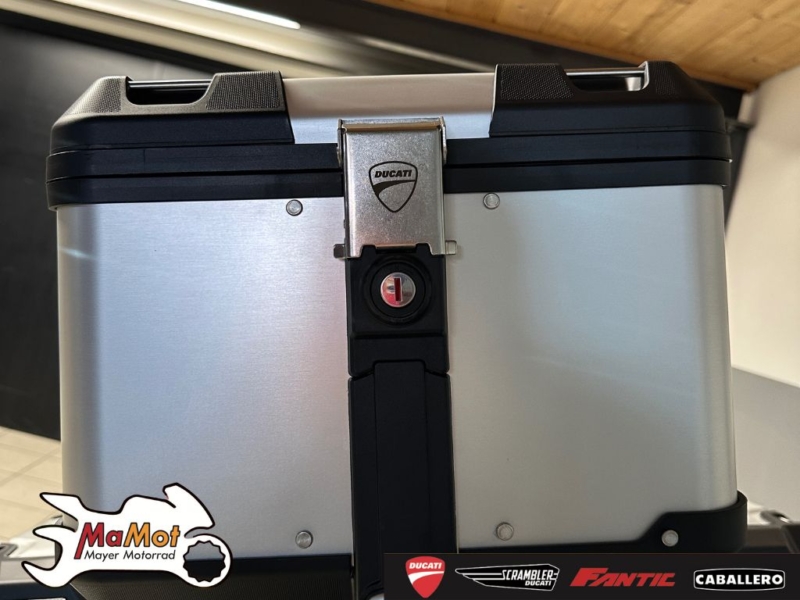 DUCATI DESERTX mit Aluminium Seitenkoffer und Top Case