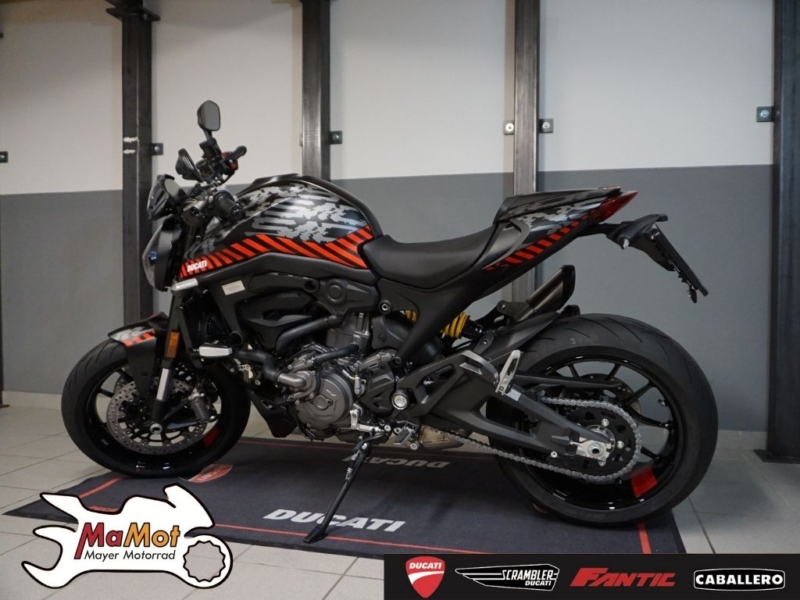 DUCATI MONSTER+